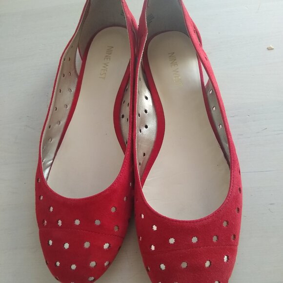NEW Nine West NWMarie Red Suede Leather Floral Cutout Slip on Ballet Flat Size 9 - Picture 3 of 4